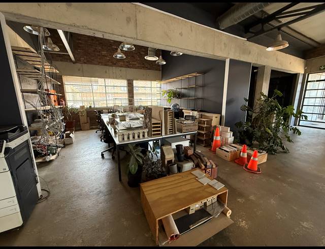 531M² OFFICE TO LET IN MILPARK
